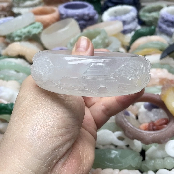未镶嵌手镯石英岩玉