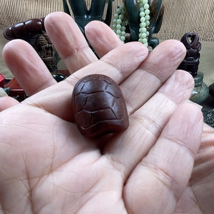 未镶嵌岫岩河磨玉（透闪石质玉）把件