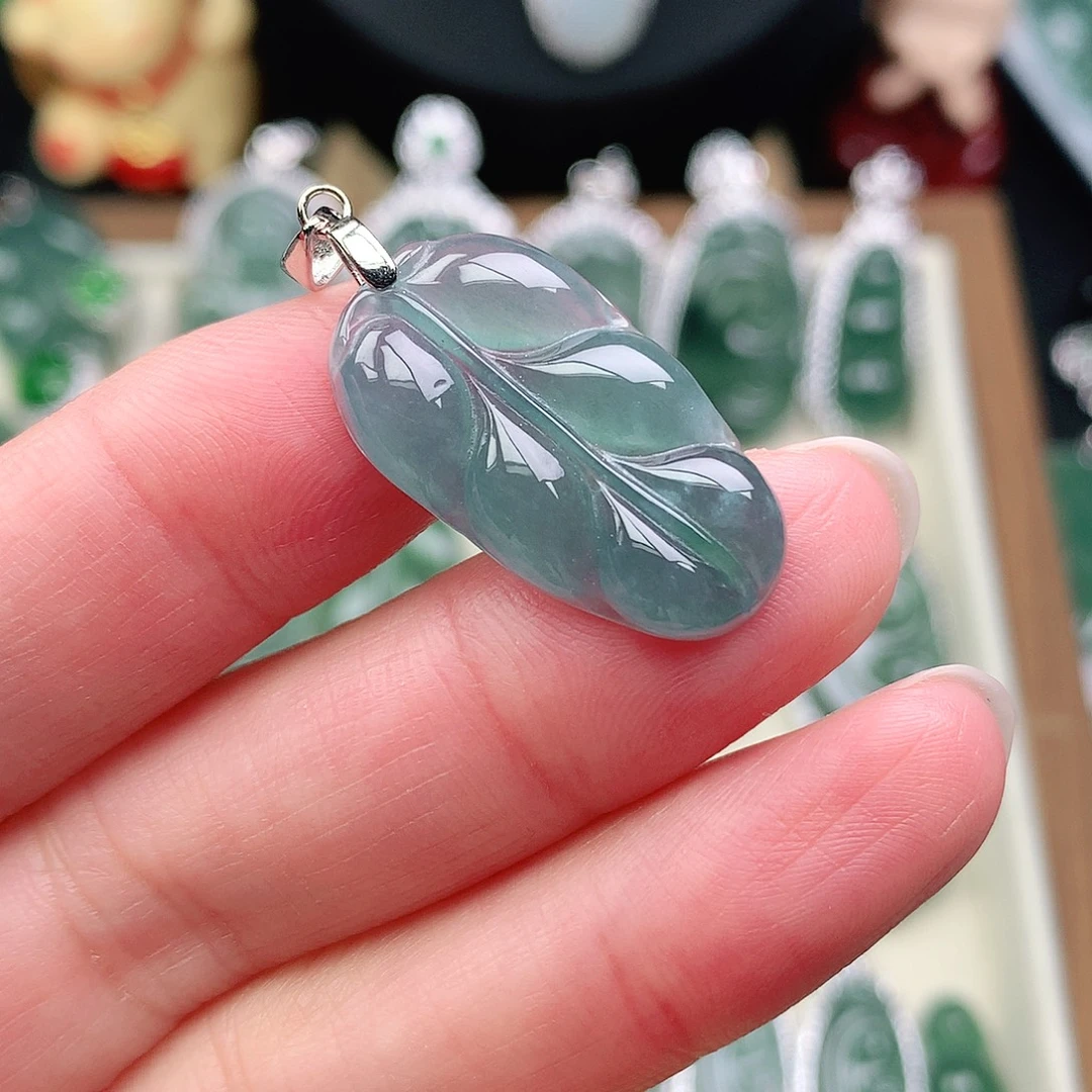 翡翠未镶嵌颈饰吊坠