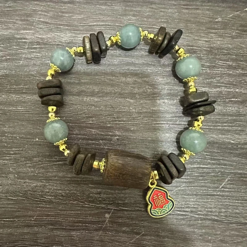 时尚百搭翡翠设计款手串S229