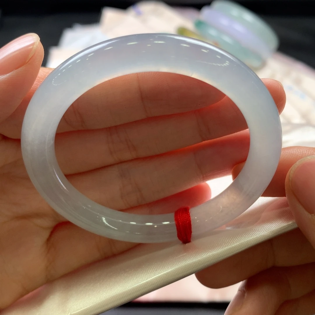 翡翠未镶嵌手镯61号全条炸光