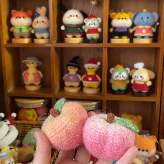钩针编织桃子挂件