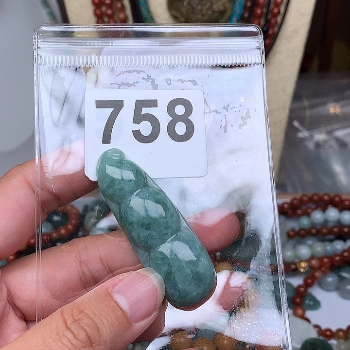 翡翠颈饰未镶嵌紫**主翡翠