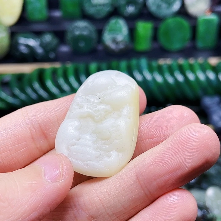 和田玉未镶嵌珠宝奇石