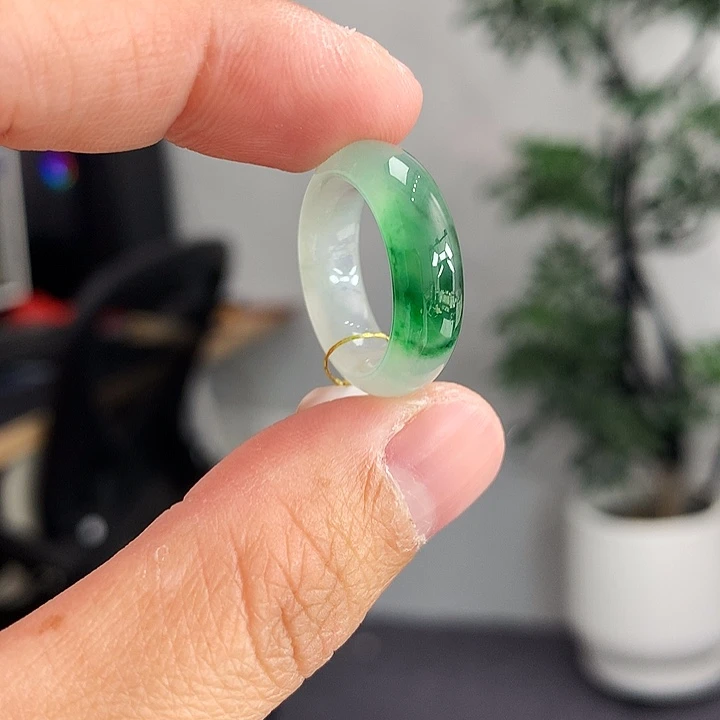 翡翠未镶嵌戒指8号