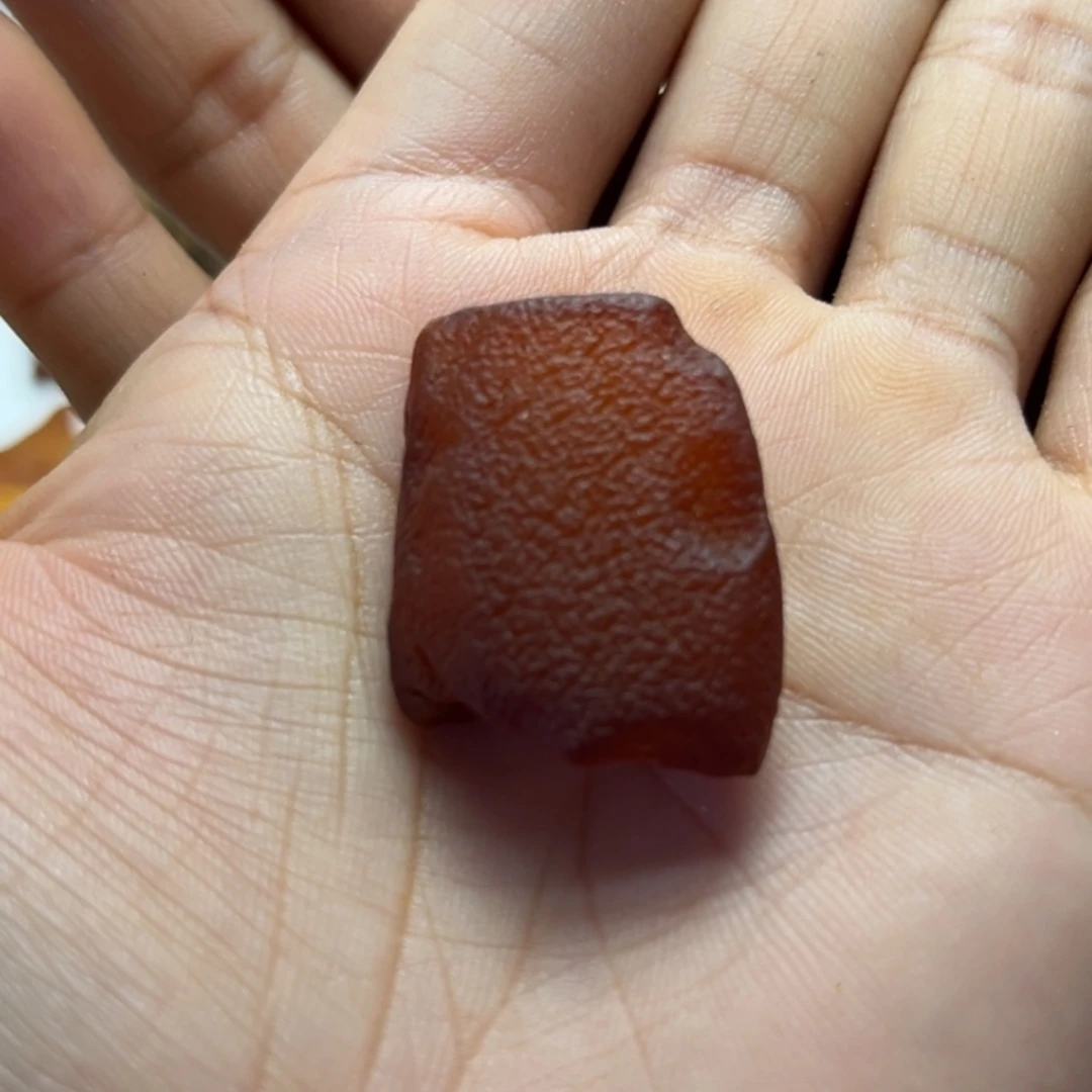 裸石琥珀未镶嵌蜜蜡定制随型吊坠