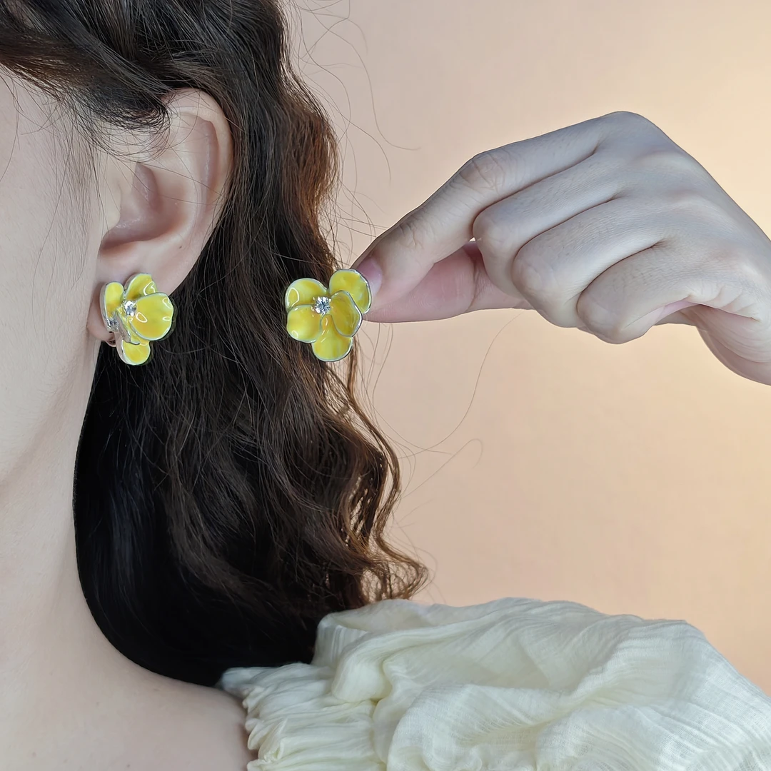 铜合金耳饰 黄色鸢尾花蚊香盘耳夹小清新无耳洞耳饰甜美气质耳环