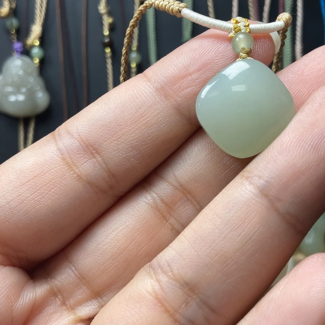 和田玉未镶嵌手串