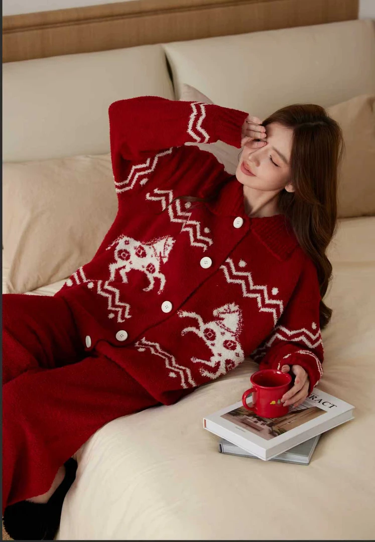 2026年新款明星同款男女同款保暖秋冬季家居服套装红色新年马开衫