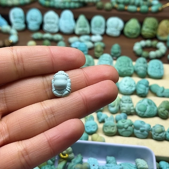 绿松石未镶嵌颈饰