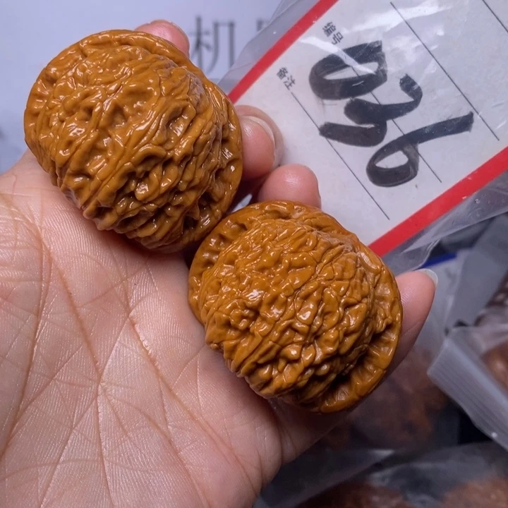 文玩核桃把件036，42闷白色差