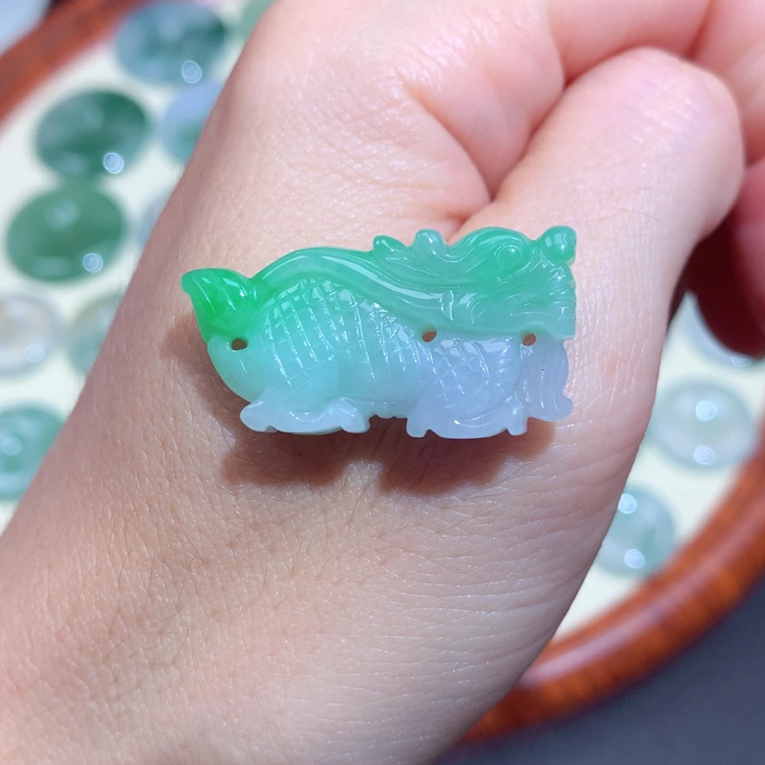 翡翠未镶嵌颈饰翡翠吊坠