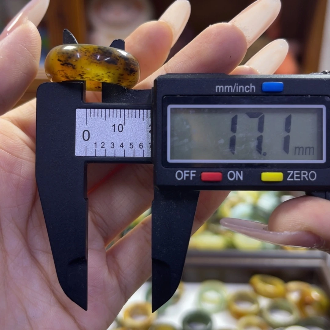 蛇纹石玉未镶嵌手镯85