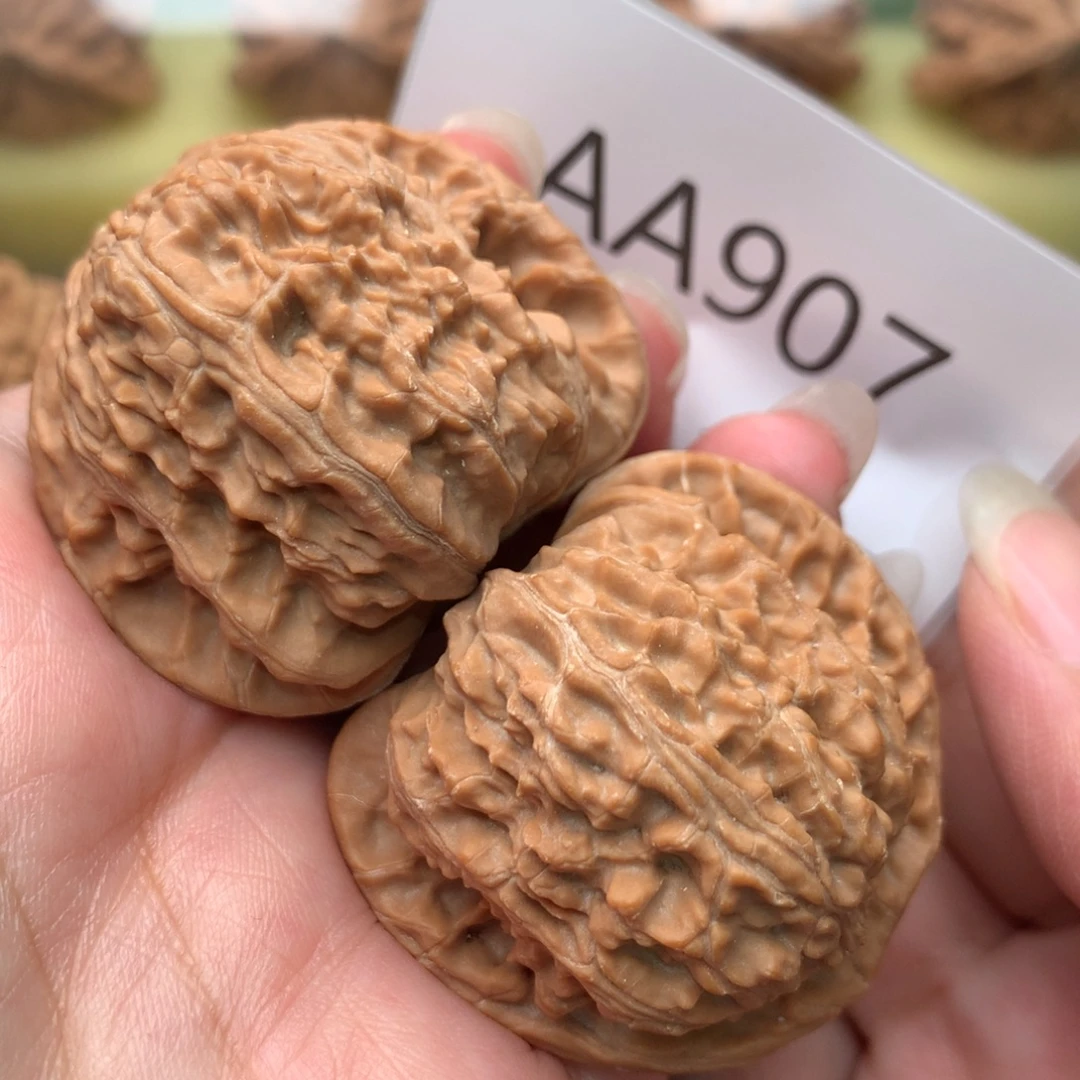 把件文玩核桃直棱大肚白狮子42