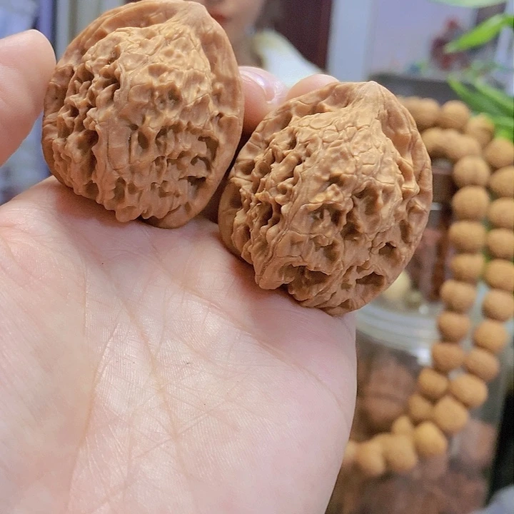 【闪购商品】文玩核桃把件39.5红狮子