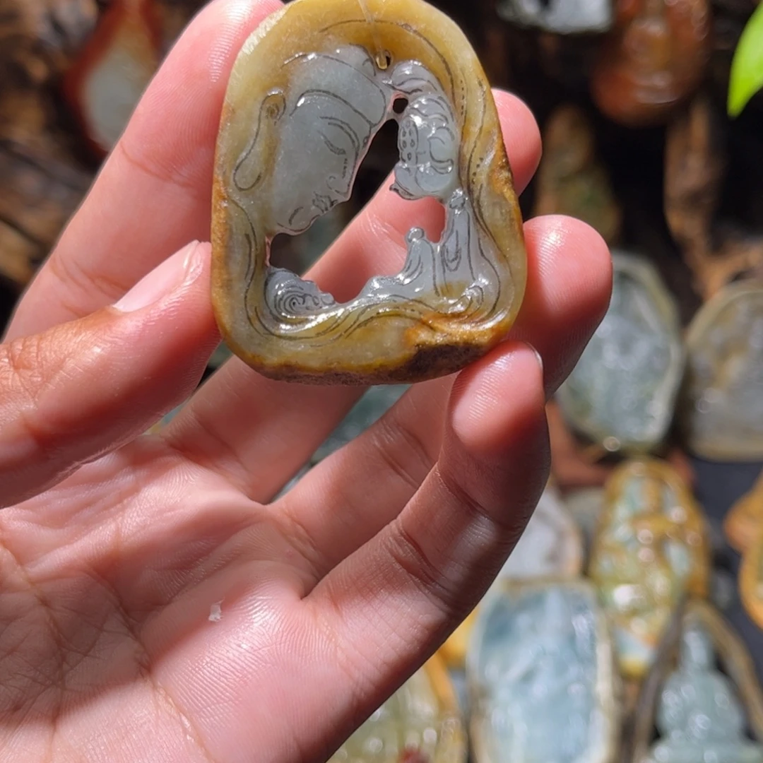 定制翡翠未镶嵌镂空.佛