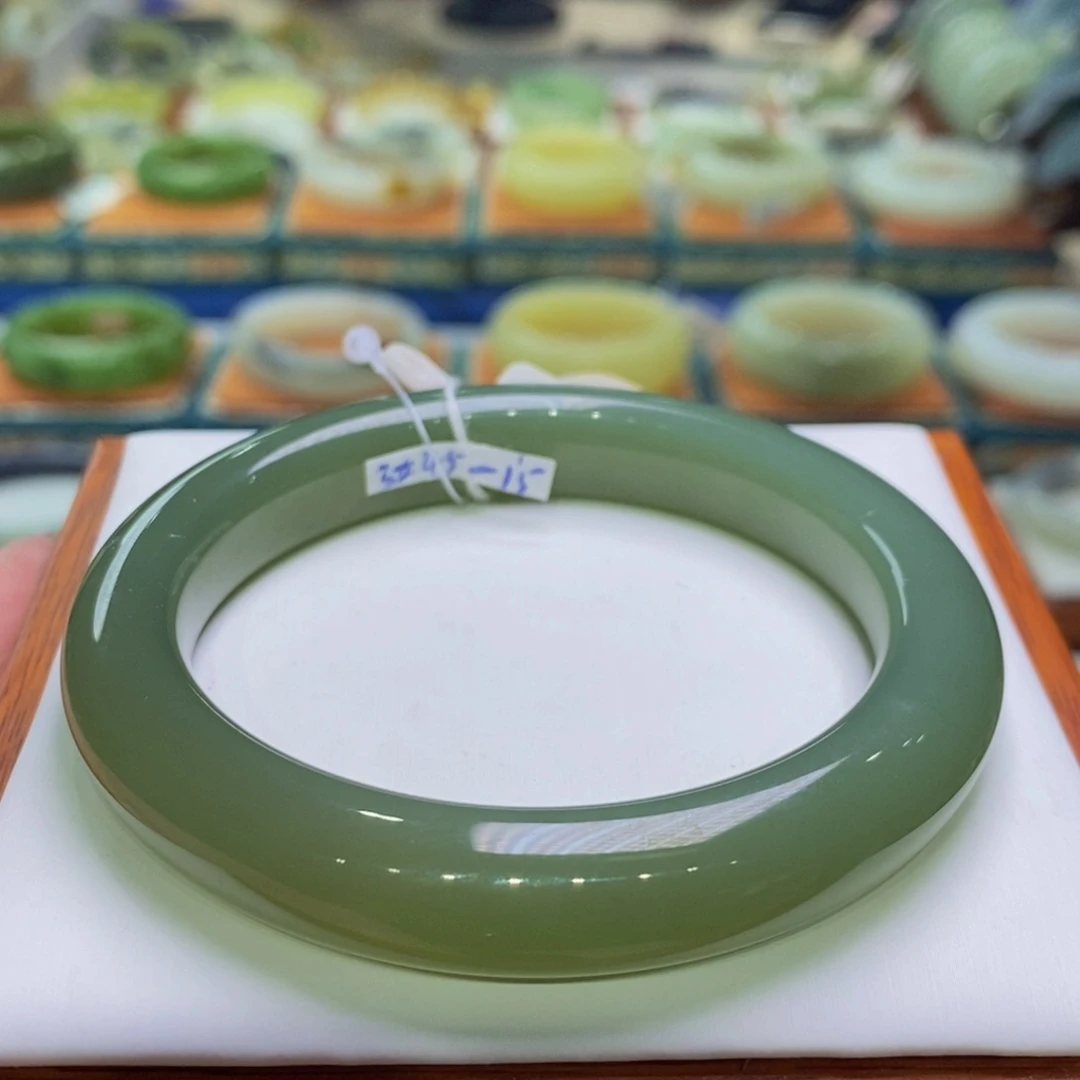 和田玉手镯未镶嵌冰底湖水绿 55 56