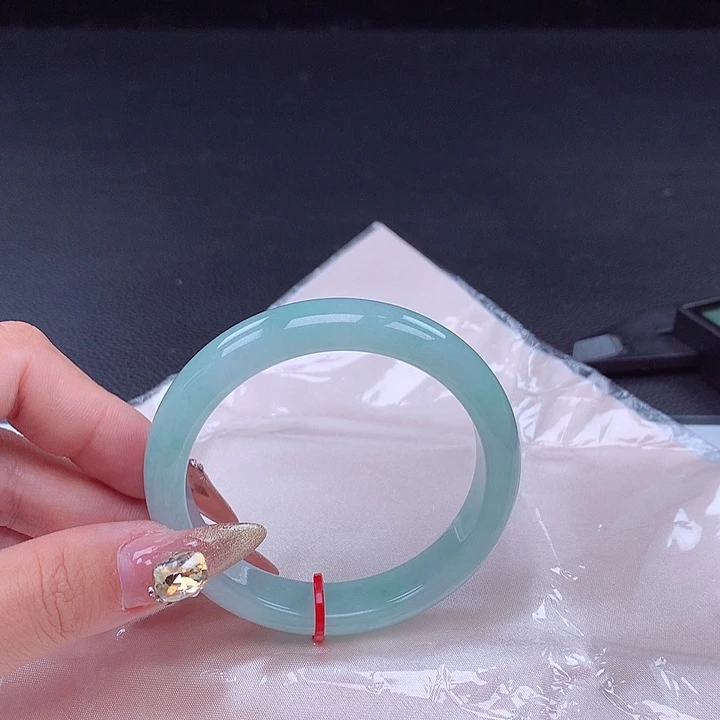 翡翠手镯未镶嵌鲸**’手镯001761