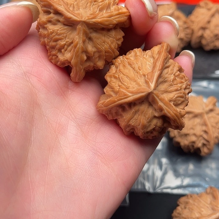 文玩核桃把件三棱39
