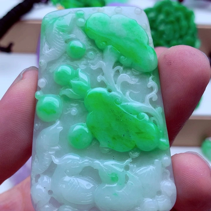 翡翠未镶嵌吊坠(不含链)