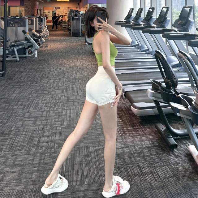 宋站高级感瑜伽服套装女跑步训练健身两件套普拉提运动提臀三分裤