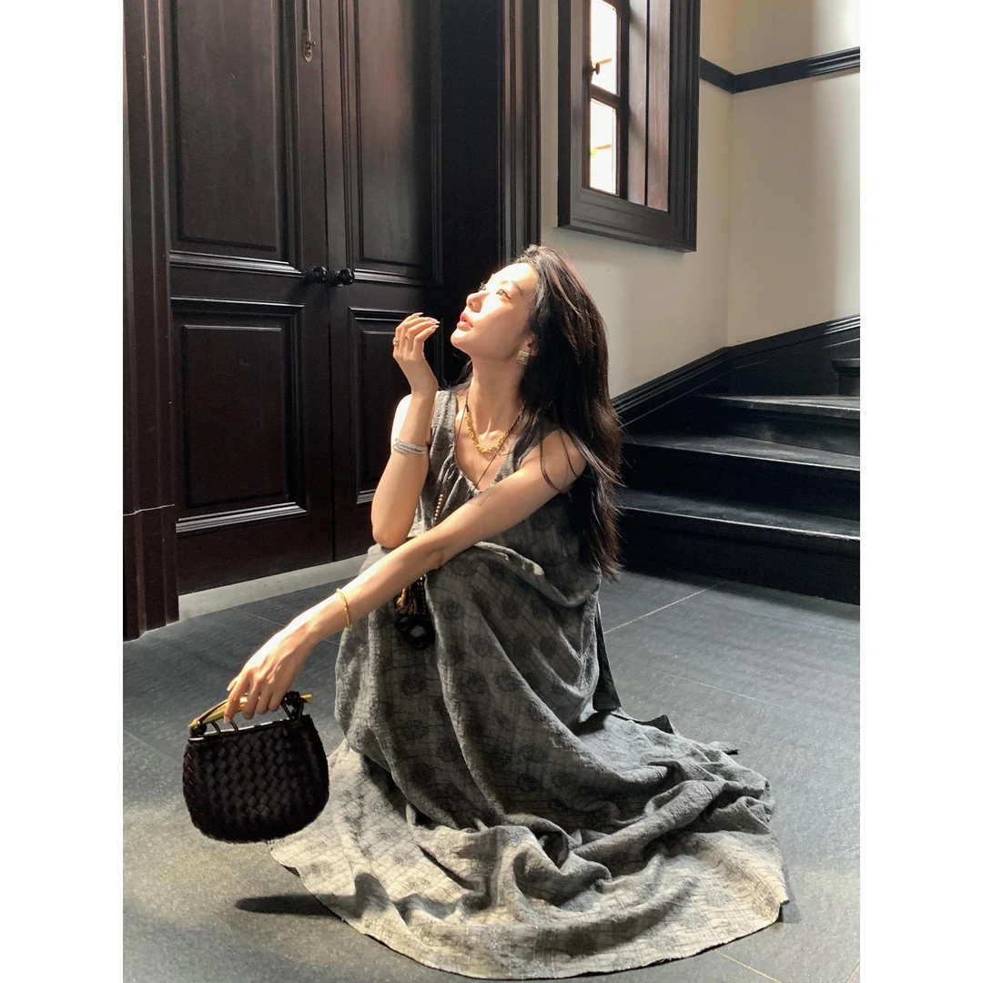 区区欧阳 新中式连衣裙女夏季新款复古无袖长裙绑带宽松长款裙子