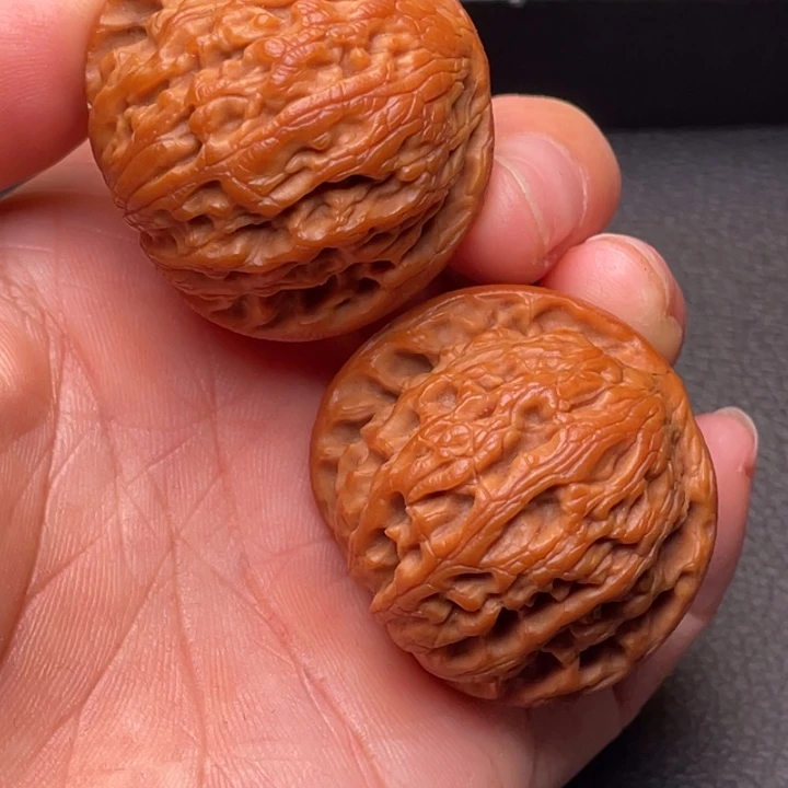 文玩核桃把件秦岭野生核桃