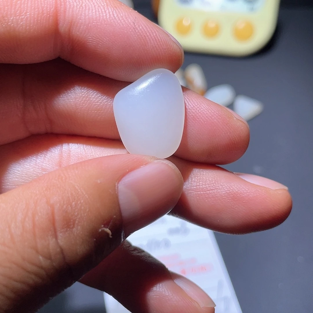 和田玉（白玉）颈饰未镶嵌向***走