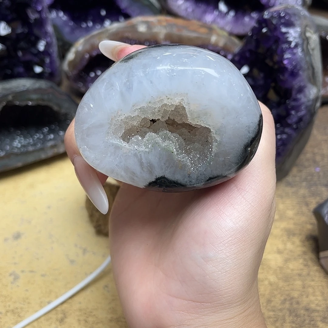紫晶未镶嵌大型摆件（非配饰）
