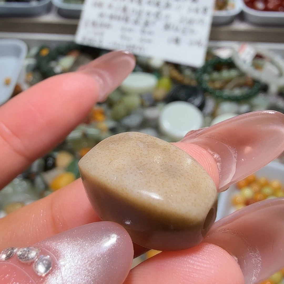 和田玉未镶嵌珠宝奇石