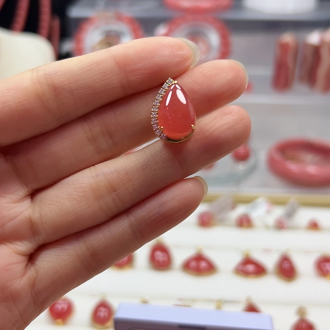 菱锰矿（红纹石）18K金镶嵌吊坠(不含链)