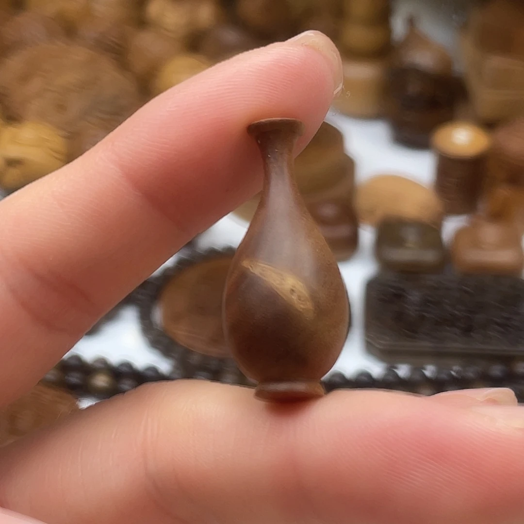 无事牌檀香木瑕疵花瓶老山檀香