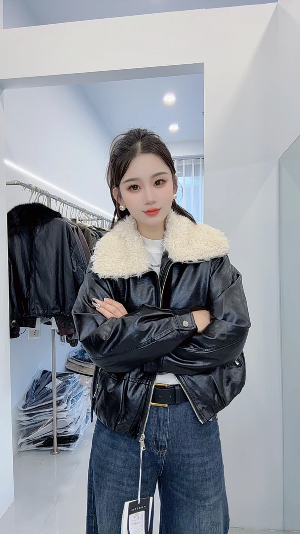 冬款插肩袖拉链休闲风长袖短款女士拼接高端羽绒服皮衣90366