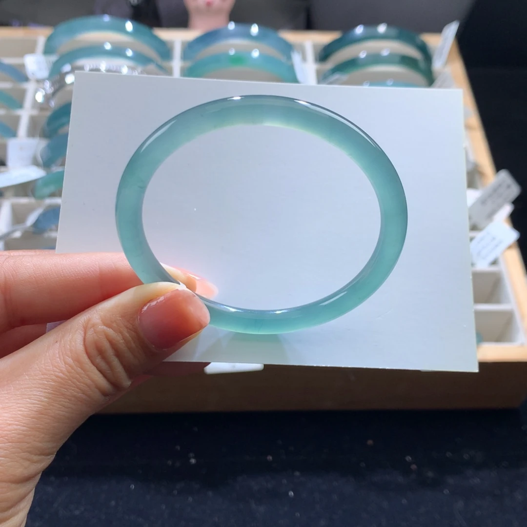 翡翠未镶嵌手镯冰晴