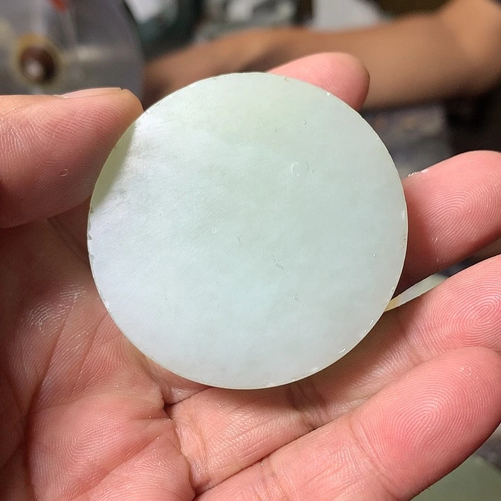 颈饰未镶嵌和田玉（糖玉）