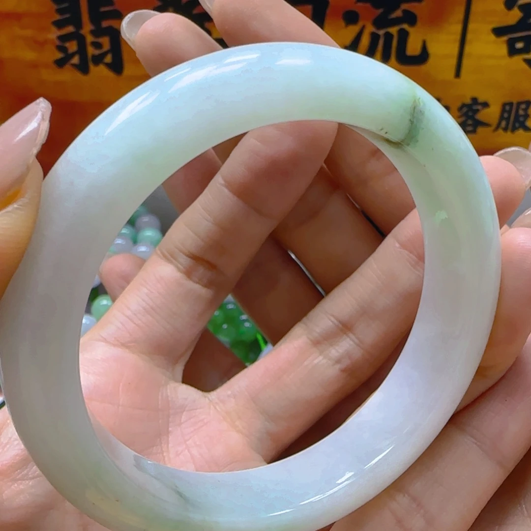 翡翠手镯未镶嵌翡翠的350