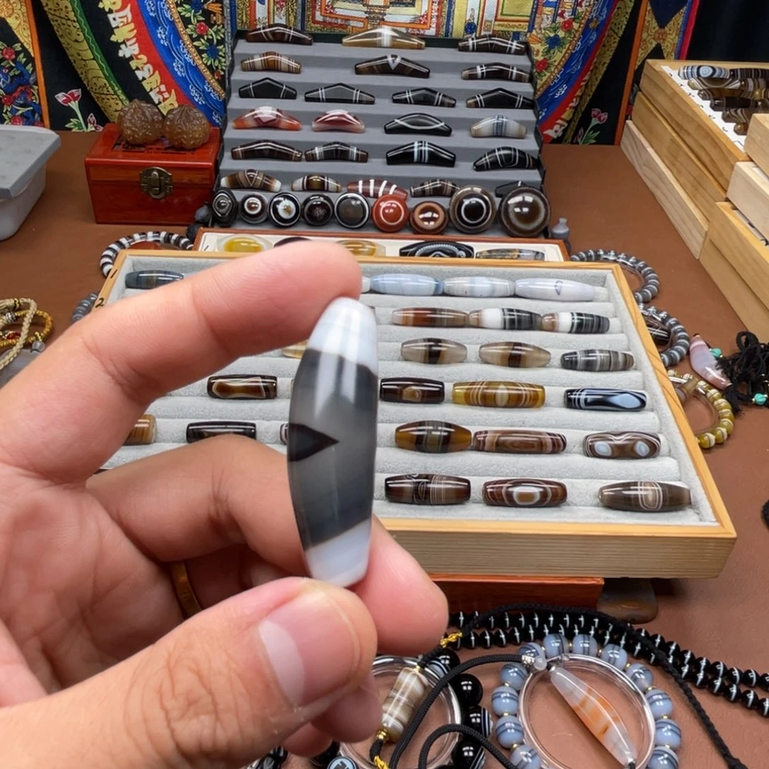 Q***d玛瑙/玉髓未镶嵌配饰