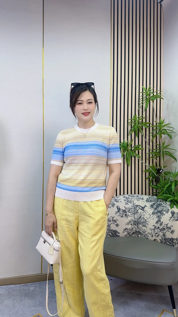 夏季时尚条纹圆领高端针织上衣