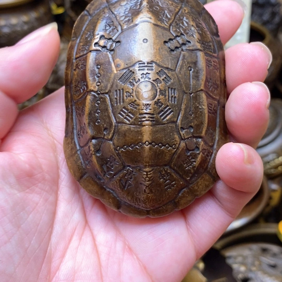 铜器摆件做工精良