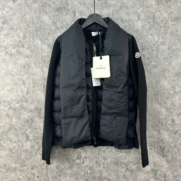 未使用 MONCLER moncler黑色羽绒服
