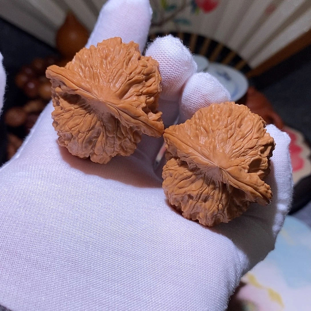 文玩核桃吊坠40红狮子