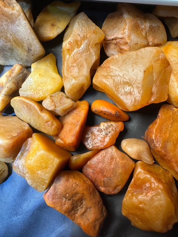 新粉点关注首单99米一方15克左右寿山石田黄原石