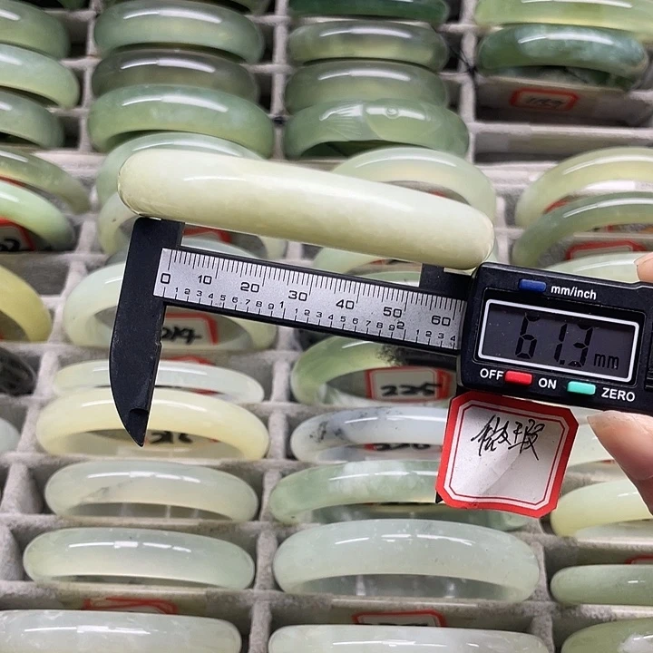 未镶嵌蛇纹石玉手镯203