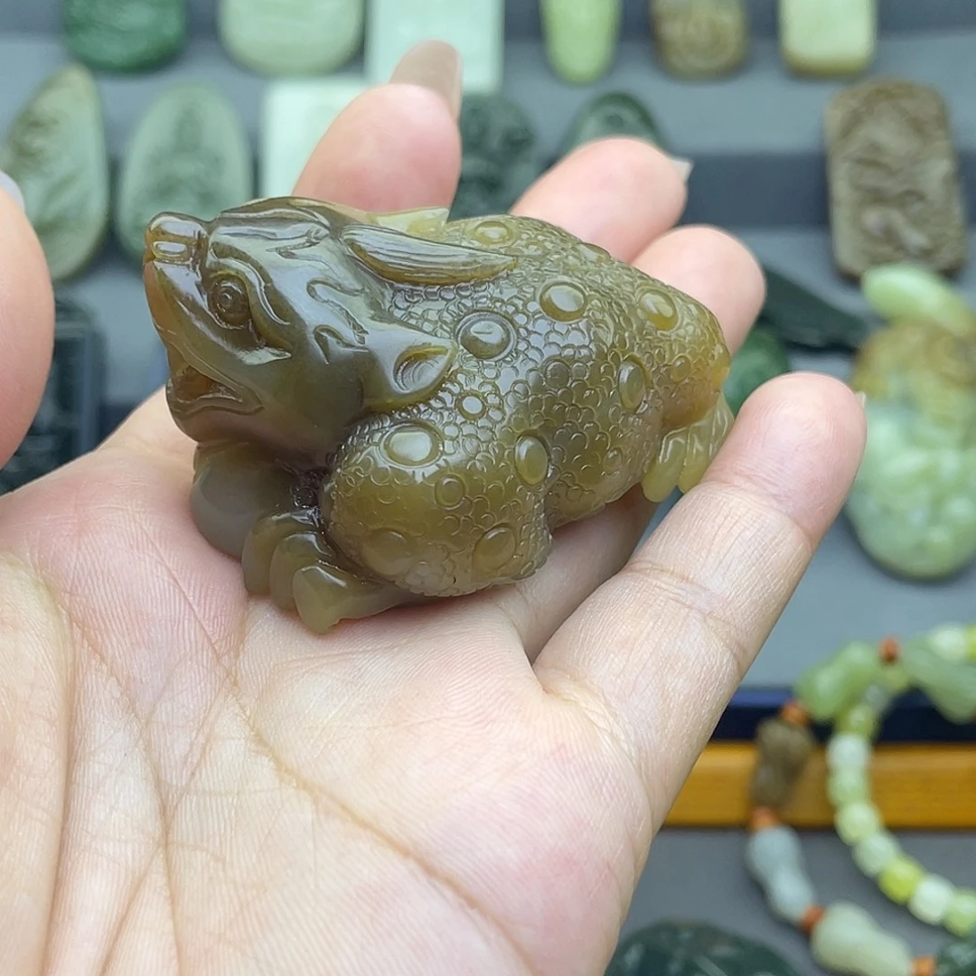 淡***福和田玉未镶嵌颈饰