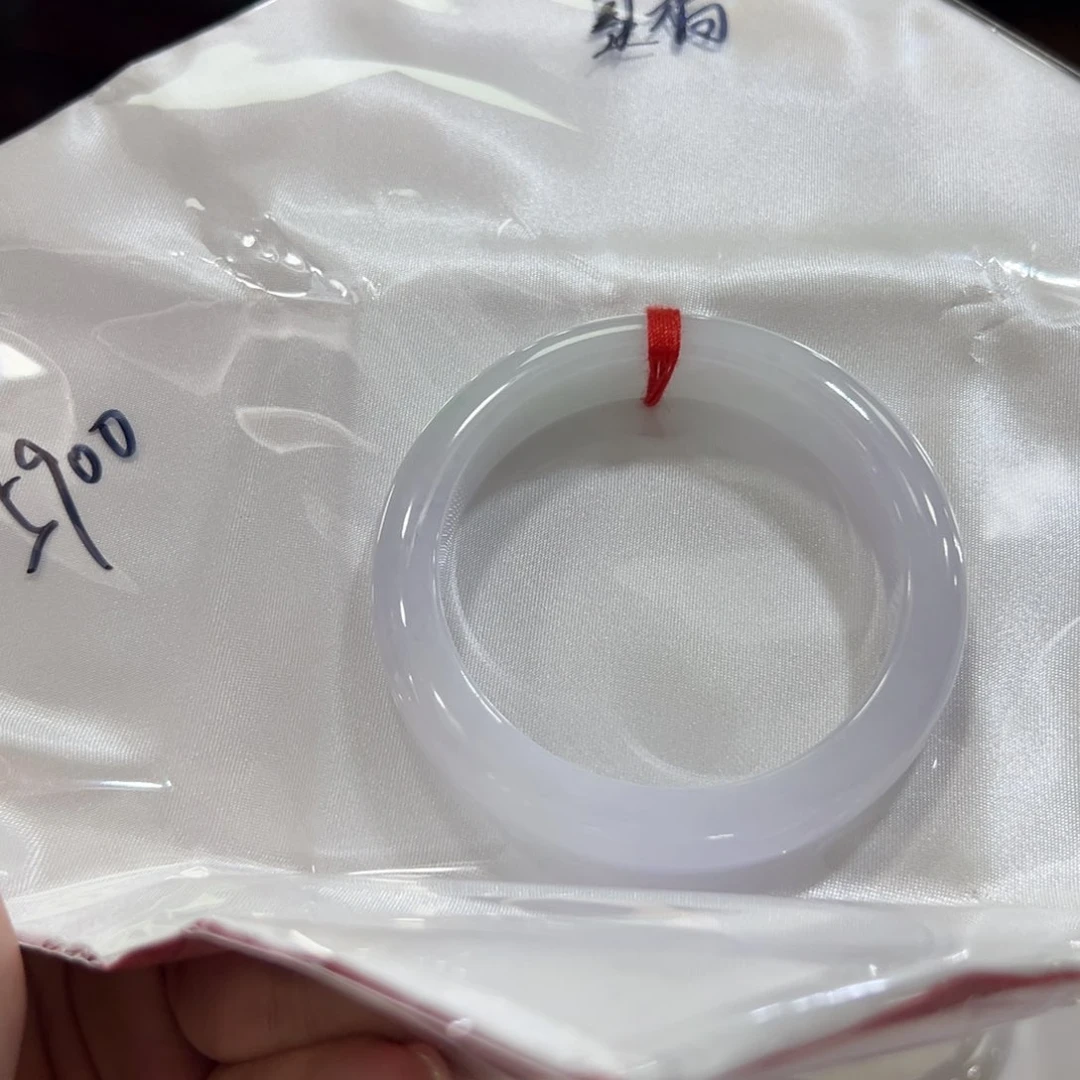 翡翠手镯未镶嵌是****菜手镯