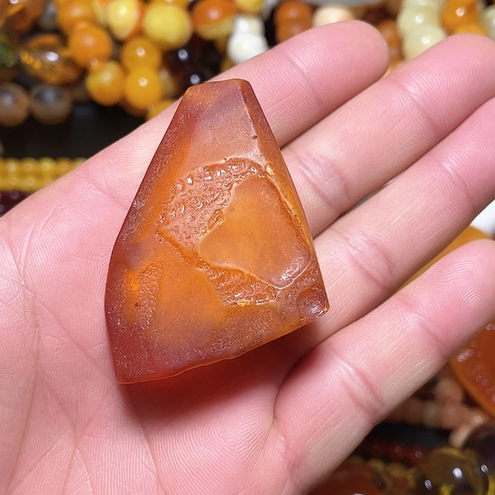 琥珀颈饰未镶嵌（*）琥珀