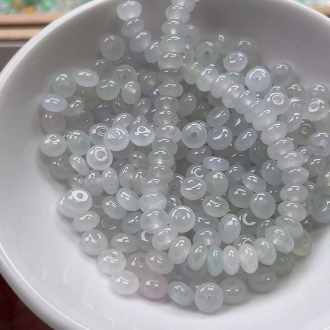 颈饰未镶嵌翡翠4.8一颗卡5.5