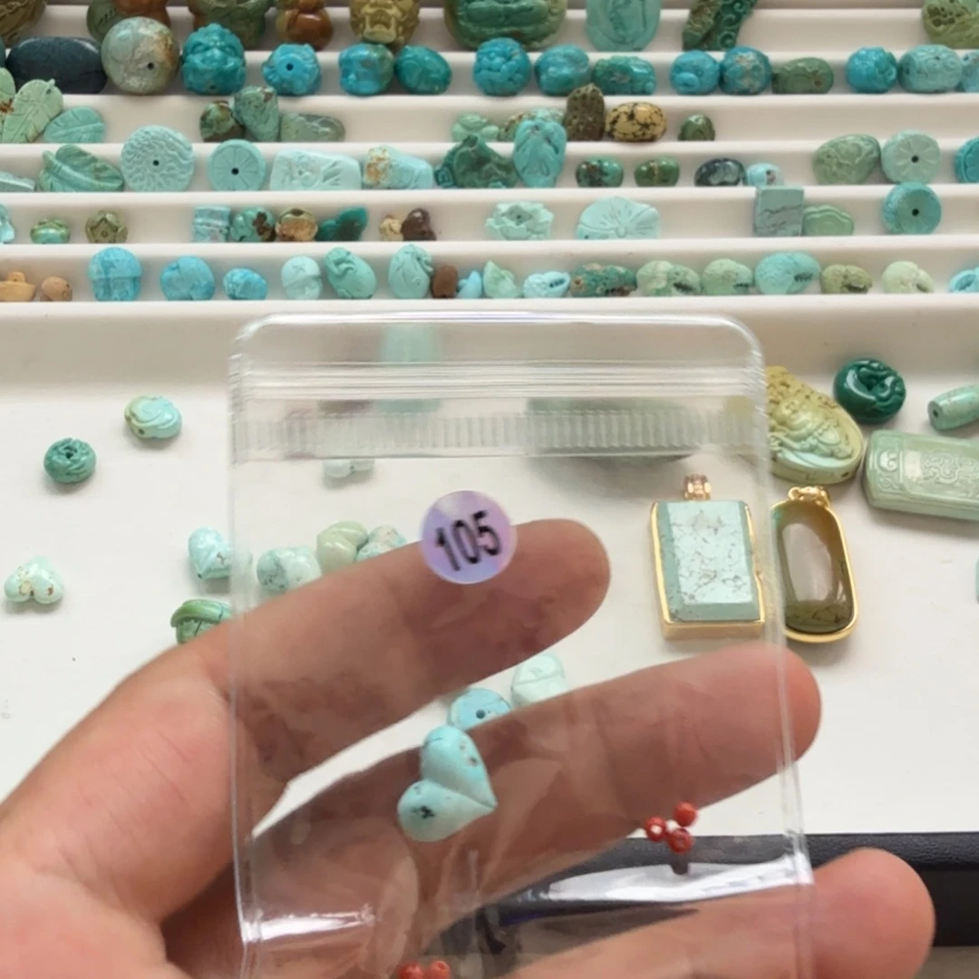 摘***香未镶嵌南红玛瑙珠宝奇石
