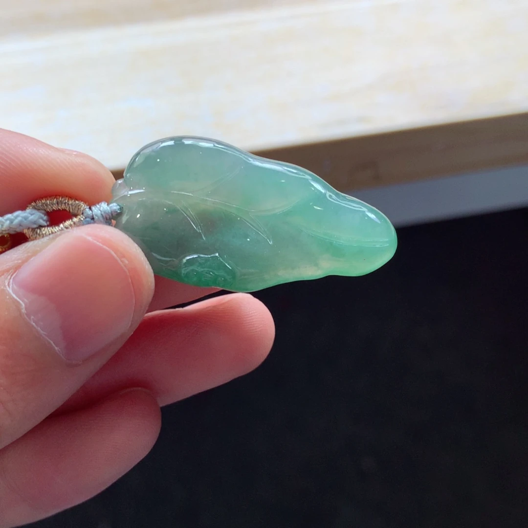 翡翠颈饰未镶嵌吊坠