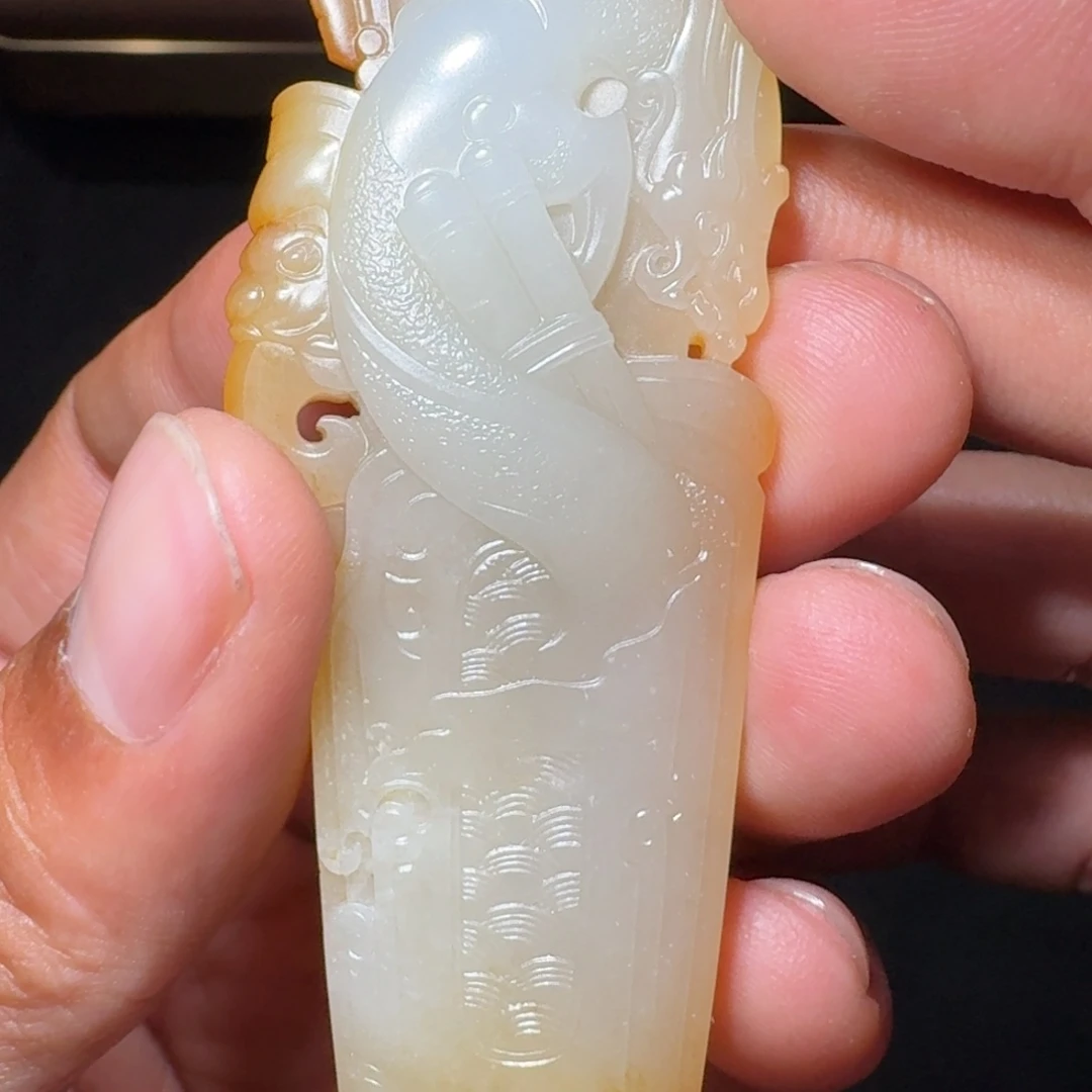 和田玉18K金镶嵌颈饰